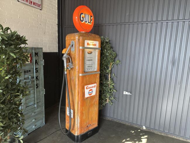 1955 Gilbarco Gulf Benzinepomp VK8910 | Overige | Diversen