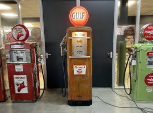 1955 Gilbarco Gulf Benzinepomp