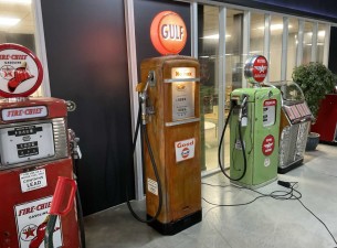 1955 Gilbarco Gulf Benzinepomp