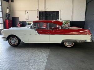 1955 Pontiac Chieftain Catalina