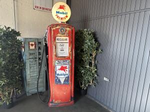1941 Bennett 646 Mobil Benzinepomp