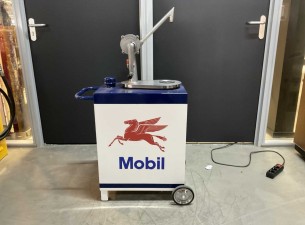 Mobil Olievat met pomp