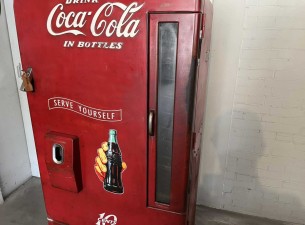 50 Vendo E110 Coca Cola Vending Machine