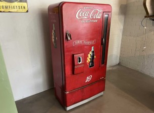 50 Vendo E110 Coca Cola Vending Machine