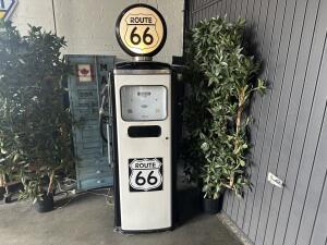 1955 Tokheim Route 66 Benzinepomp