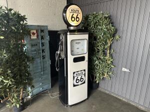 1955 Tokheim Route 66 Benzinepomp