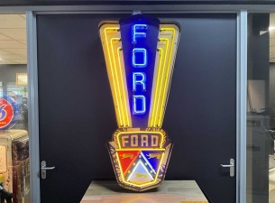 Ford Neonreclame Groot