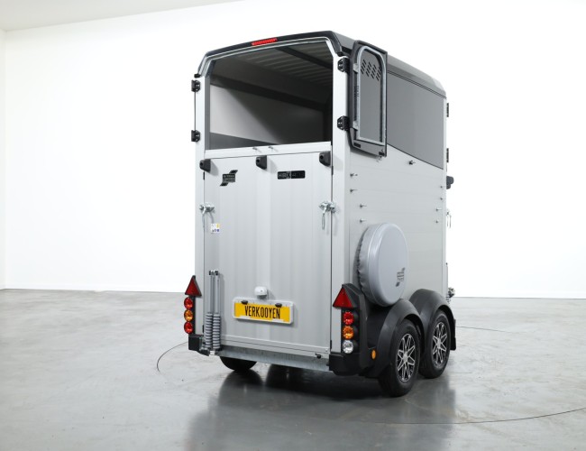 1 Ifor Williams HBX403 Paardentrailer - Voorlosser - Zwart VT777 | Aanhangwagen | Paardentrailer