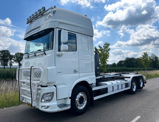 2017 DAF XF 105.530 6x2 Euro6 Haakarm VT799 | Transport | Vrachtwagen