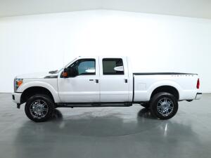 2015 Ford F250 Super Duty Platinum V8 6.2L Lariat Benzine