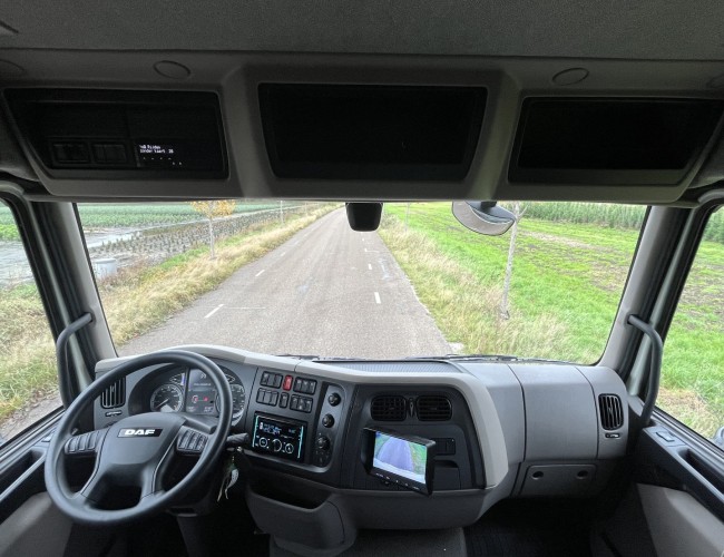 2024 DAF LF230 Bakwagen 720cm met laadklep VT815 | Transport | Vrachtwagen
