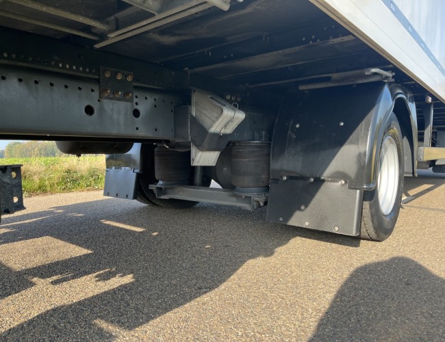 2024 DAF LF230 Bakwagen 720cm met laadklep VT816 | Transport | Vrachtwagen