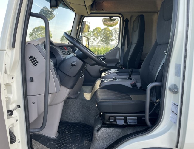 2024 DAF LF230 Bakwagen 720cm met laadklep VT816 | Transport | Vrachtwagen