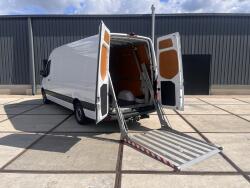 2024 Mercedes-Benz Sprinter 315 CDI 1.9 L3H2 + Easyloader Laadklep VT855 | Transport | Bedrijfswagens