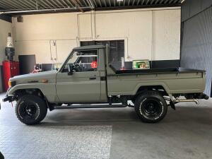 1996 Toyota Landcruiser HZJ 75 4.2 Heavy Duty Pick Up